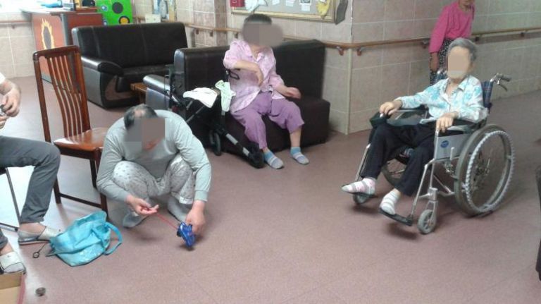 놀이치료(팽이치기)