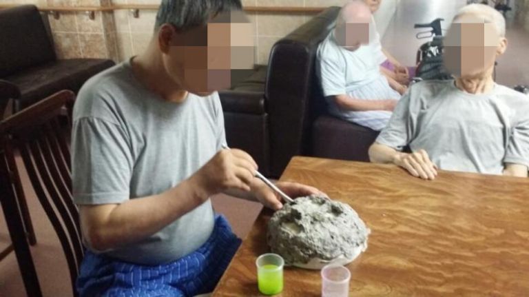 미술치료(종이탈 칠하기)